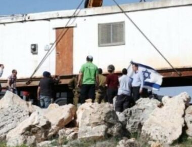 Hebron: Nazi Jewish Settlers rebuild abandoned outpost