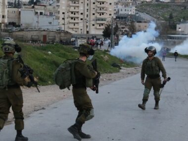 Tubas:  Soldiers Injure Three Palestinians, Abduct One