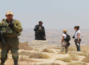 Hebron: Nazi Army Abducts Six, Injures Dozens