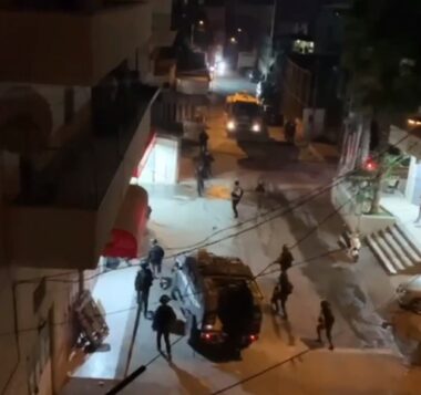 Jerusalem: Nazi Soldiers Abduct five Palestinians, Attack Protesters