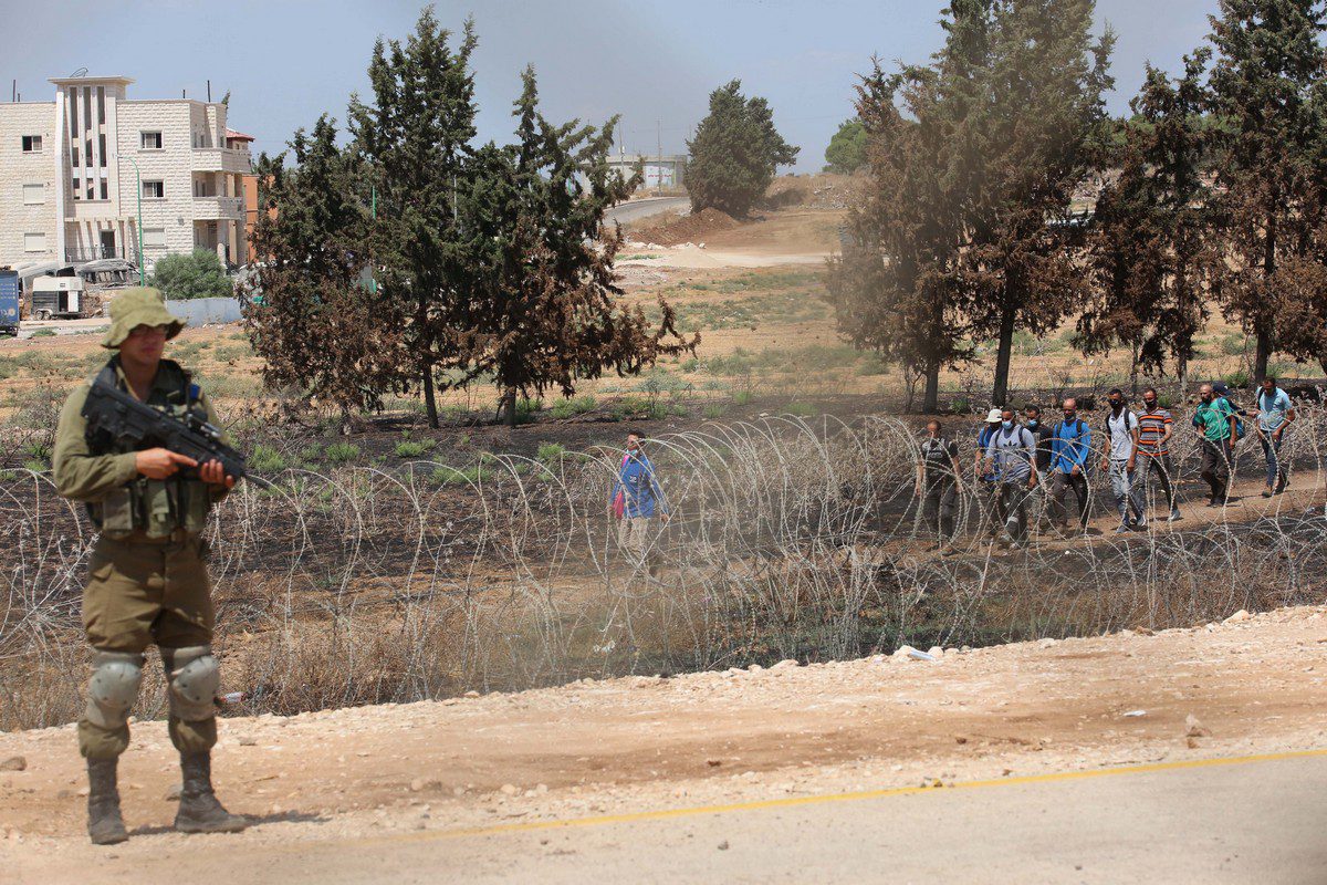 Nazi army arrests relatives of Palestinian escapees
