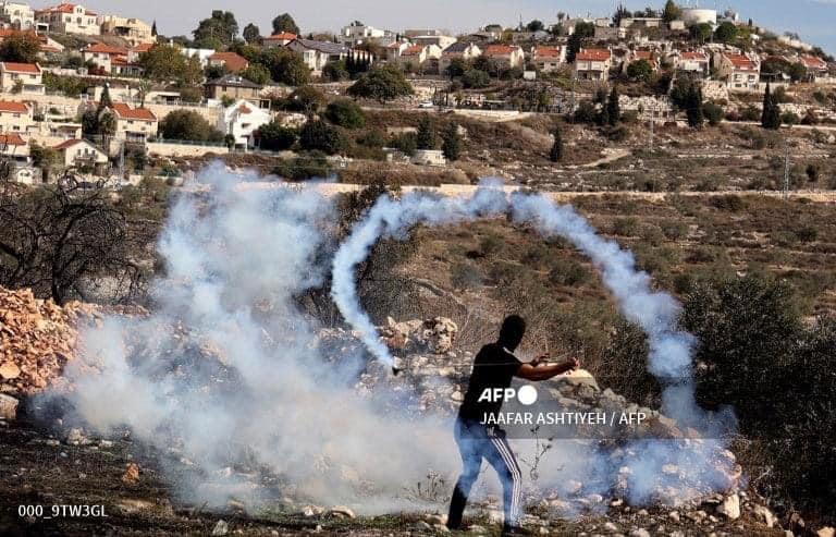 Kufur Qaddoum: Nazi Army Injures Dozens at Weekly March