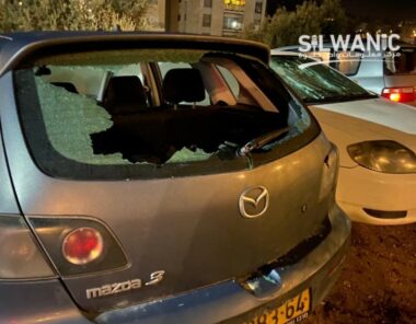 Nazi settlers vandalize Palestinian vehicles in Jerusalem neighbourhood