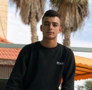 Hebron: Nazi Soldiers Shoot And Abduct A Palestinian Teen