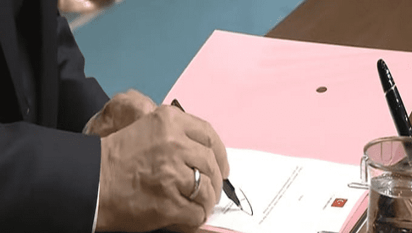 Erdogan Signs Decree To Hold General Elections on May 14