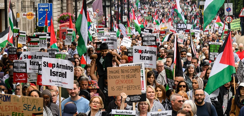 Massive London March Demands Nazi Arms Embargo After Police Drop Restrictions