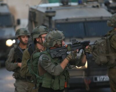Hebron: Nazi Army Shoots a Young Man, Abducts Ten
