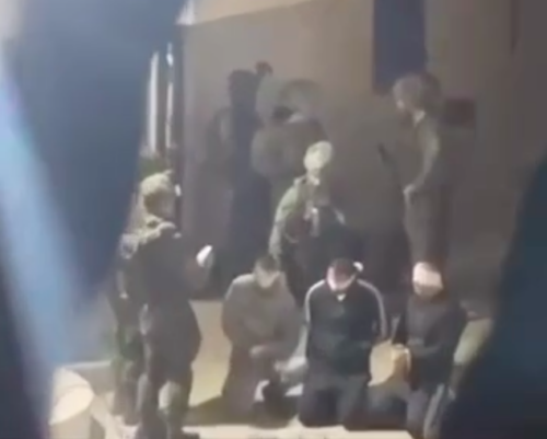 Hebron: Soldiers Injure Three Medics, Abduct Five Palestinians