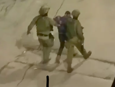 Hebron: Nazi soldiers Shoot Two Palestinians, Abduct One