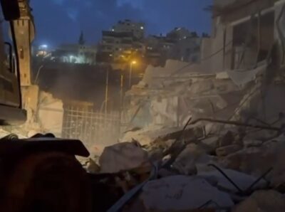 Silwan: Nazi Force Jerusalem Resident To Demolish Home