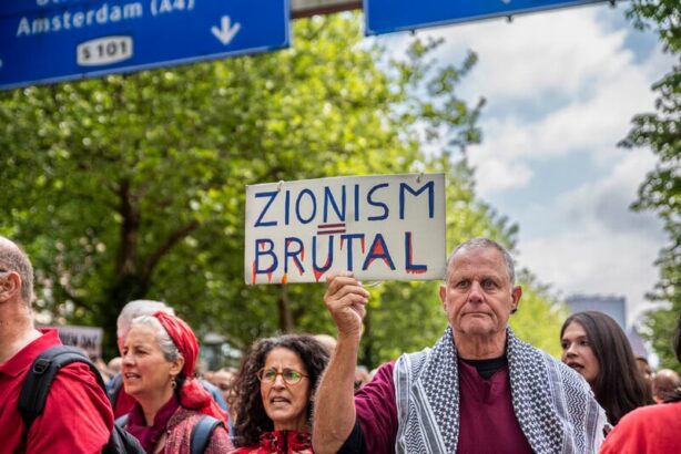 Lobby pushes for criminalization of Nazi’s critics
