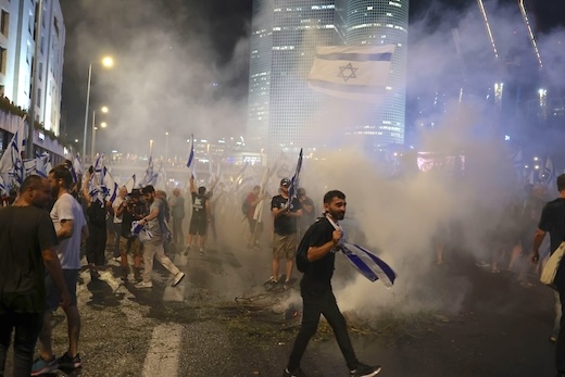 A Tale of Two Chants: Why Starmer Now Casts Even the British Police as Antisemitic